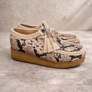 Clarks Originals Wallabee
Aime Leon Dore Snakeskin Tan size 10.5 EUC